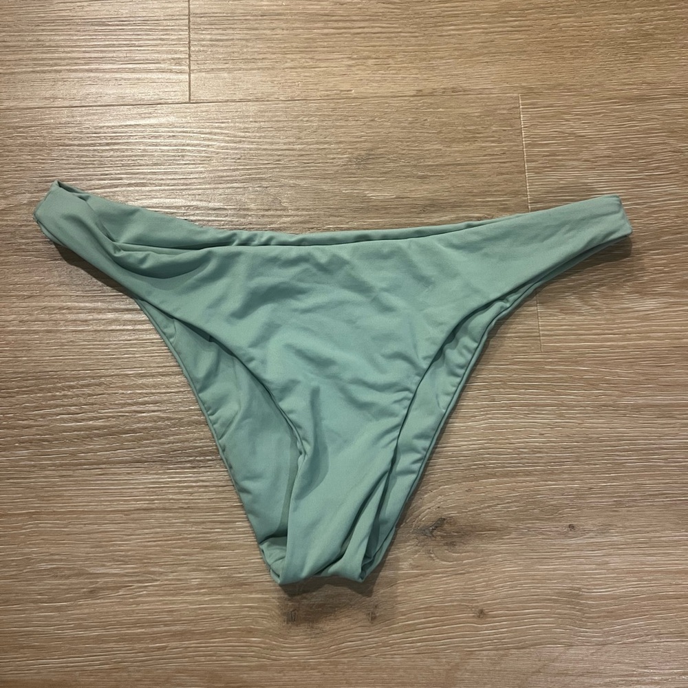 Dippin daisys green bottoms. Size medium
